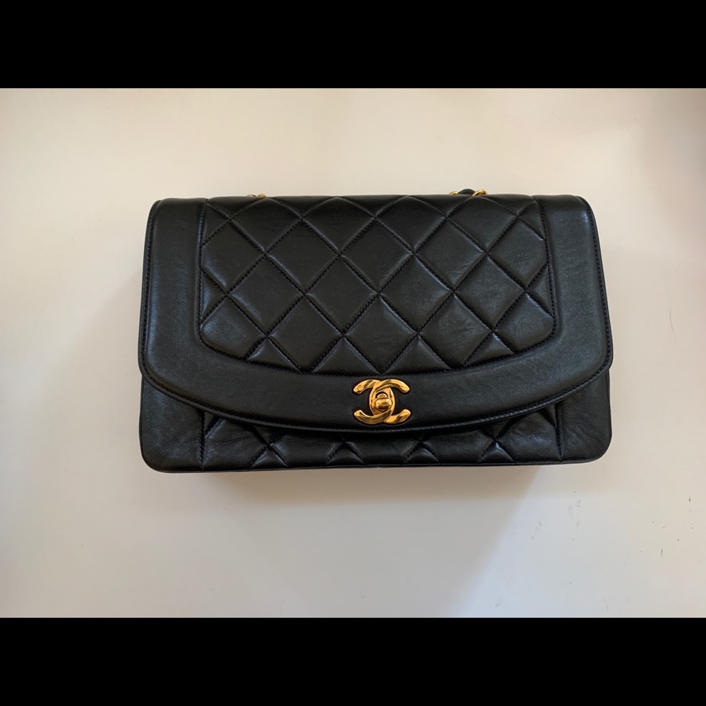 ❌SOLD❌ Chanel Medium Diana Lambskin